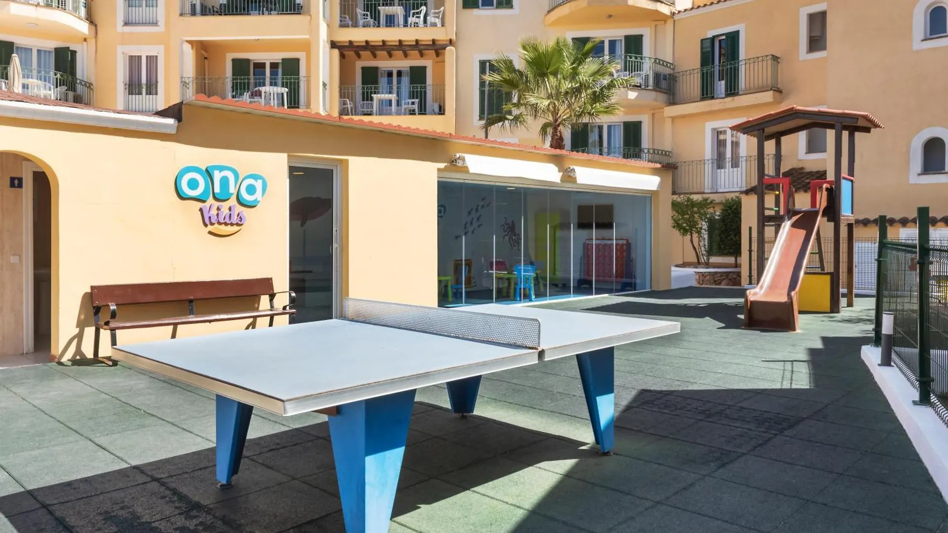 Aparthotel Ona Cala Pi Club